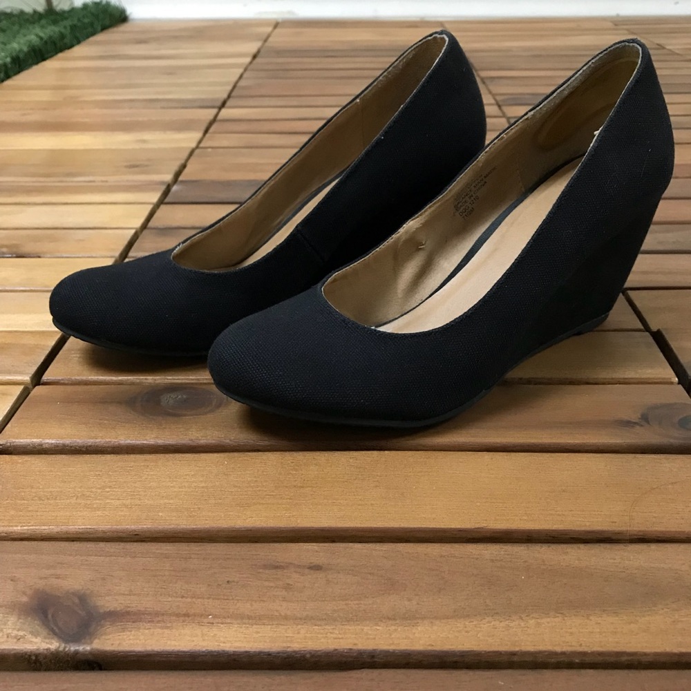 Nine West Black Canvas Wedge